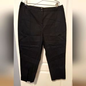 NWOT Women's plus size East 5th trousers. Size 18.